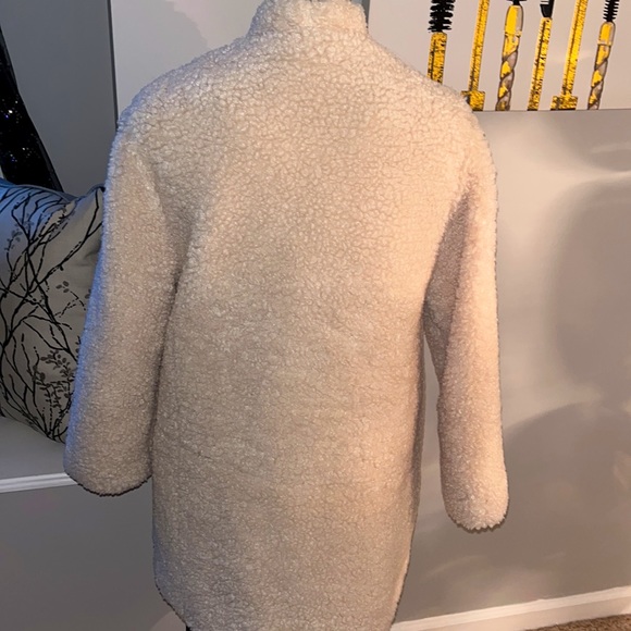 Zara cream faux shearling coat with button front closure - Picture 2 of 3